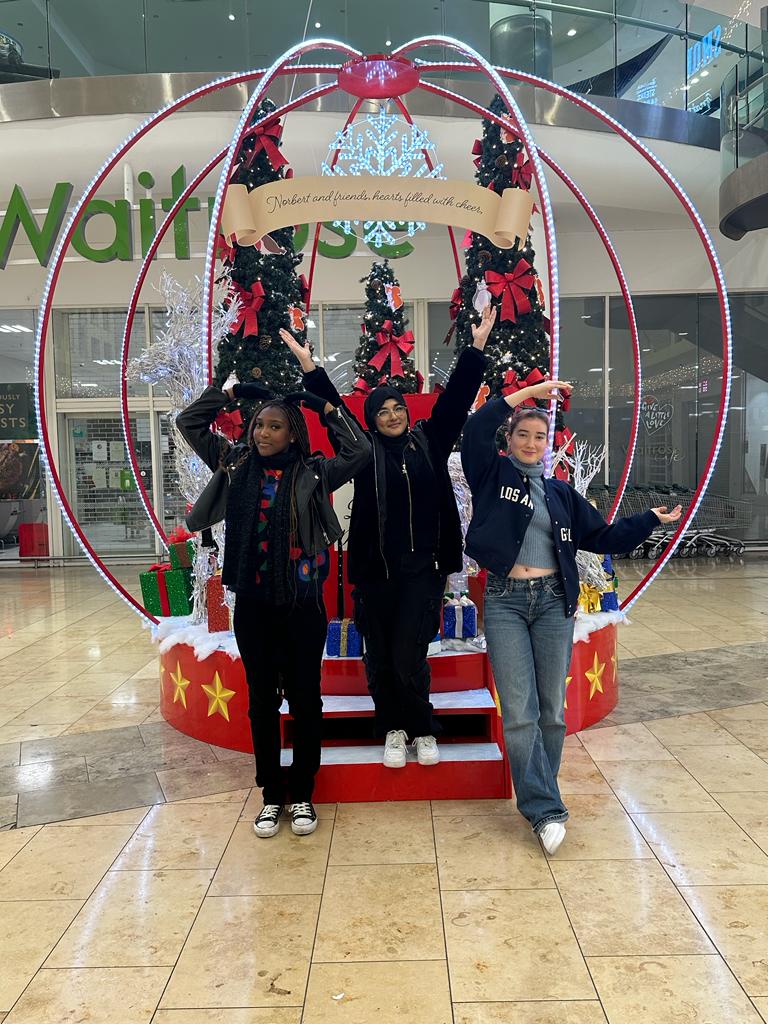 mypvirginia's tweet photo. Best team of myp's...? I think we win! 🫶 @DaanyaMYP @LoisMYP @mycthehive https://t.co/nQgQpOLAnk