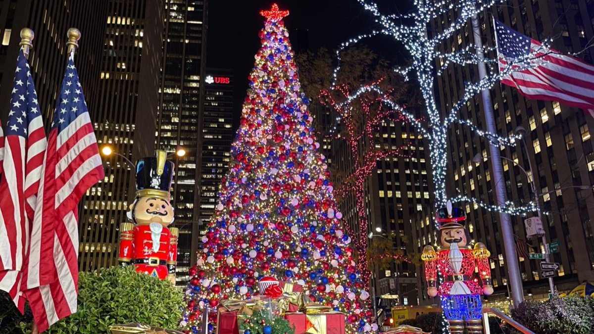 1strcf's tweet photo. Big thanks to @FoxNews for their incredible toy donation for first responders' children! Yesterday, we visited Fox as they wrapped gifts for the #FRCF Toys Express kickoff. Tune in on 11/20 at 5PM to FOX for the All-American Christmas Tree Lighting Ceremony featuring the FRCF! https://t.co/4ioxY9ZCnA