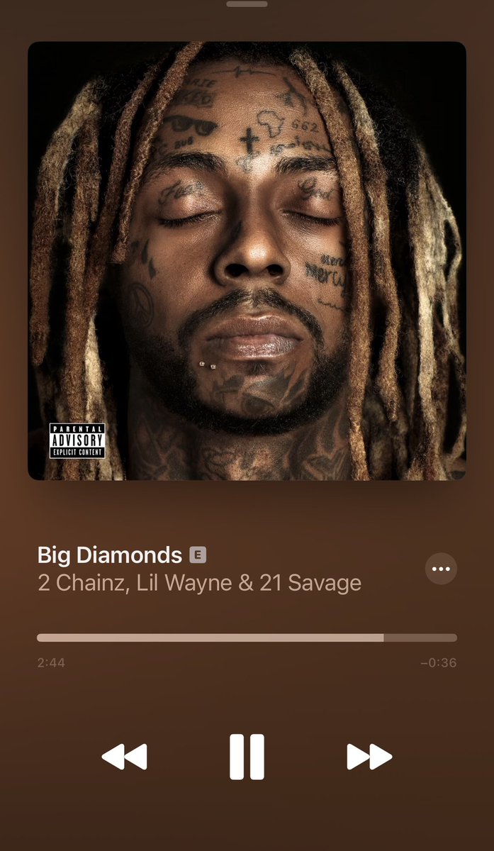 Crazywearmikey's tweet image. Nah Weezy F heavy on the F 🔥🔥🔥🐐🐐🐐🐐🐐🐐 #Welcome2Collegrove