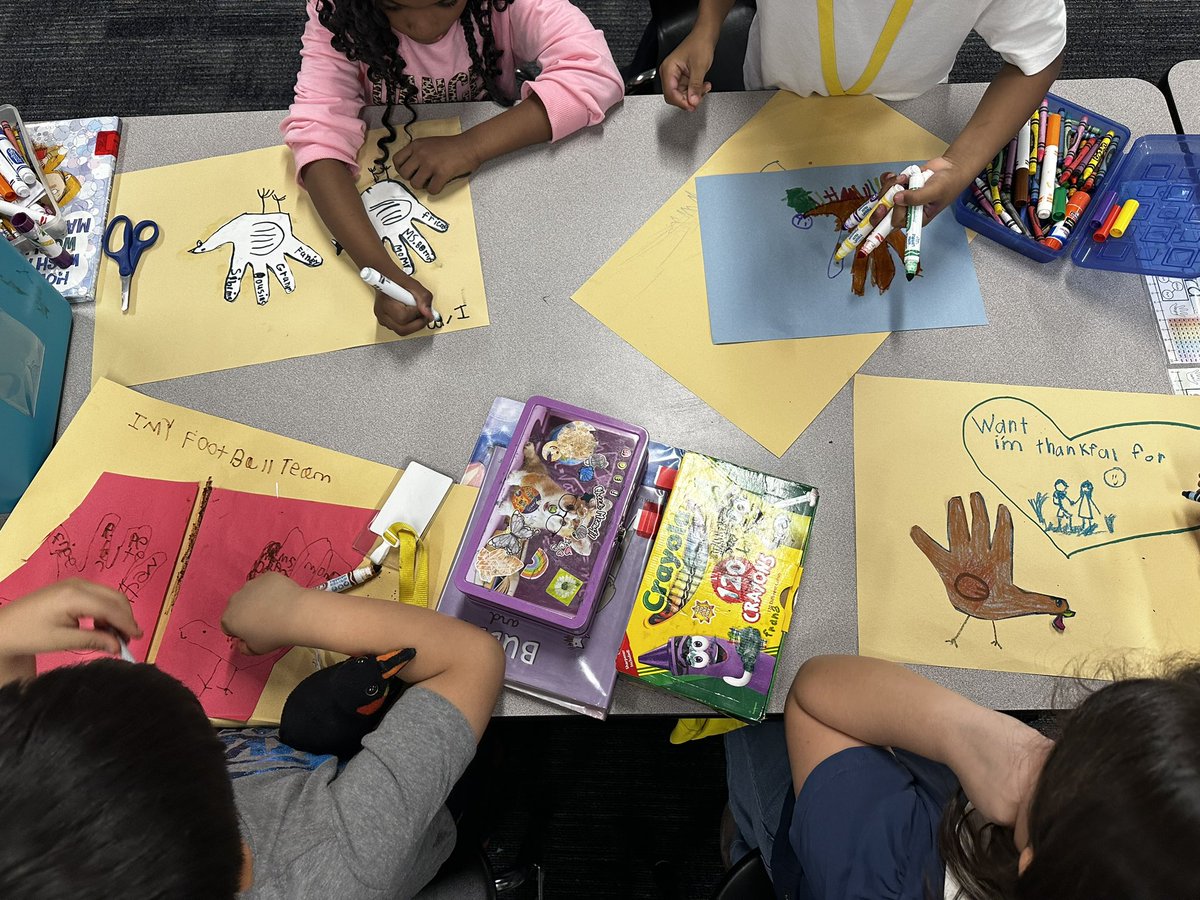 vmdominguez13's tweet photo. What we’re thankful for hand turkeys!! Oh how I love 1st grade! 💛 🦃 💙@CFISD_Hancock #Thanksgiving #thankful #KINDcampus https://t.co/JGa5XKoGb4