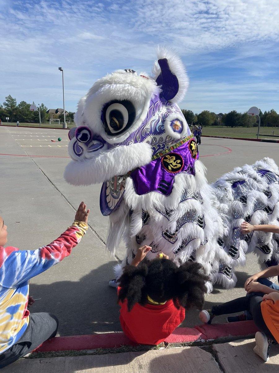 MrsSharonsClass's tweet photo. We also had fun performances during lunch and recess! https://t.co/kmlIf7WYkV