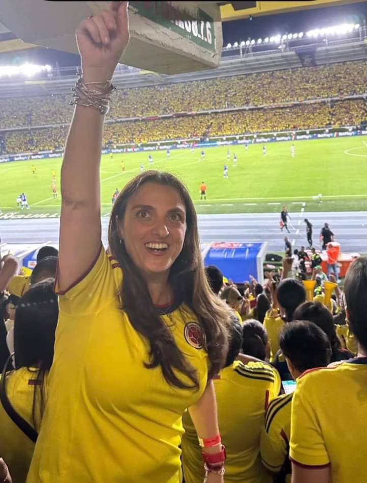 datoatipico's tweet image. Se robó 70mil millones (aplausos) // No se ha robado un peso en toda su vida (abucheada)

&amp;lt;&amp;lt;Colombia&amp;gt;&amp;gt;