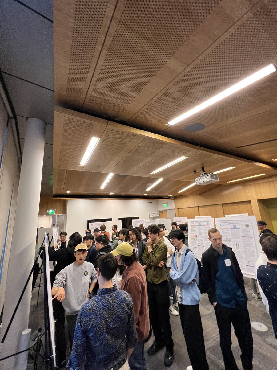 socalnlp's tweet image. Poster Session #1 is ongoing!! Don’t forget to get a cup of coffee people ☕️

#SoCalNLP2023 #NLProc