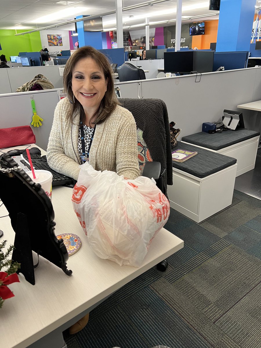 210Collectors's tweet photo. The surprise Turkey Giveaway was a success. Thank to everyone in our office for all that you do. Congratulations to our winners #lifeatatt #mbcgoodstuff #kramershouse #210collectors https://t.co/Bm9CD92I6A