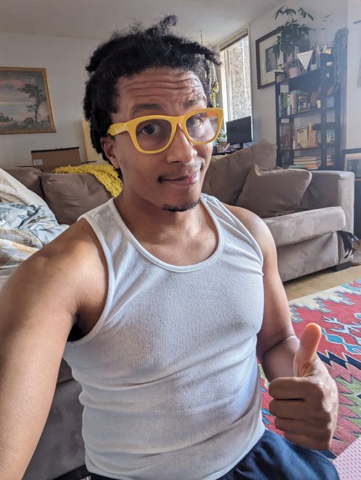 Hope you're all having a good day :) https://t.co/9AQjdUjQHE