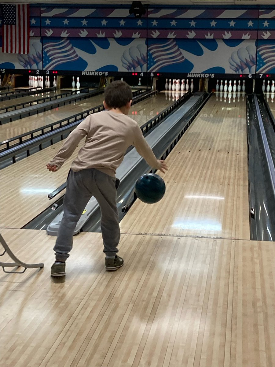 kstoldt's tweet photo. Such a fun field trip today at the Huikko’s  bowling alley today! #theMESway https://t.co/k3DMbgXdlc