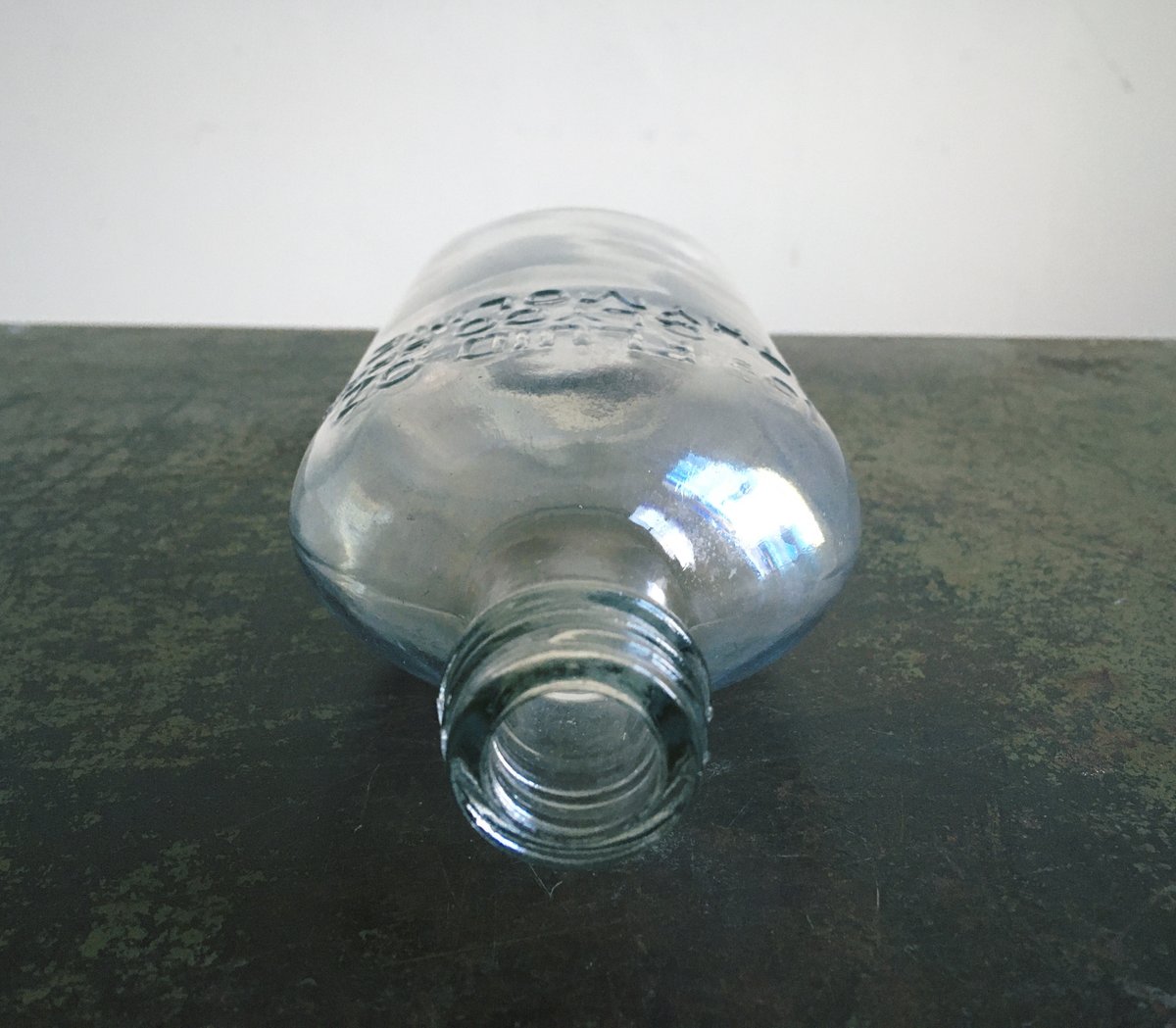 DanielsFayre's tweet image. ebay.co.uk/itm/2353031452… #Antique #Embossed 15 1/2 FLUID OZ. #GLYCO #BRAND #THYMOLINE #Glass #Bottle #c1920s #Farmhouse #Barn #Salvage #DanielsFayre #toprated #ebayseller #differentfromthecrowd