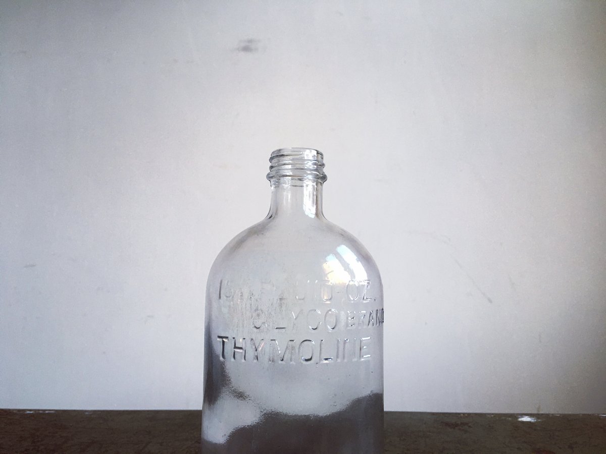 DanielsFayre's tweet image. ebay.co.uk/itm/2353031452… #Antique #Embossed 15 1/2 FLUID OZ. #GLYCO #BRAND #THYMOLINE #Glass #Bottle #c1920s #Farmhouse #Barn #Salvage #DanielsFayre #toprated #ebayseller #differentfromthecrowd