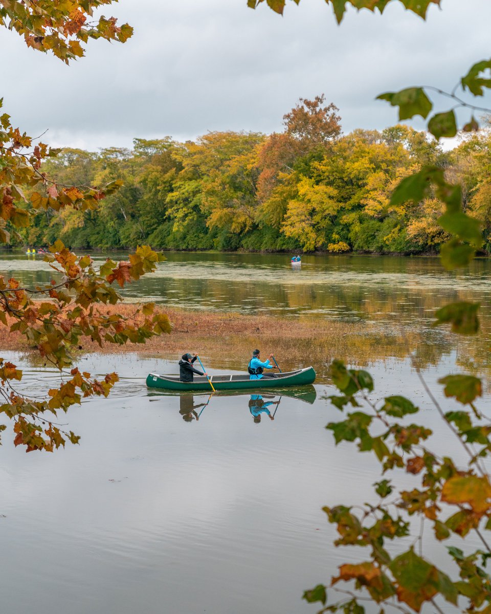 There was no better place to experience the beauty of the seasons than on the water. 

From witnessing the spring in full bloom 🌸 to the fall foliage 🍂 along the White River, our boats provided a unique experience to enjoy the beauty of our city. 

📷: Daniel Woody Photography