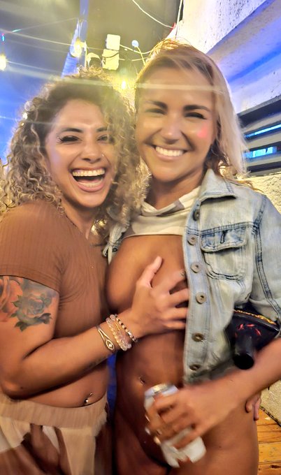 Love meeting like minded minds! 💕 meet a fellow tantra teacher 🤩  Fun #doyoudare last night the energy<a href="/tag/jennyscordamaglia"class="tags"><span>#jennyscordamaglia</span></a><a href="/tag/doyoudare"class="tags"><span>#doyoudare</span></a>