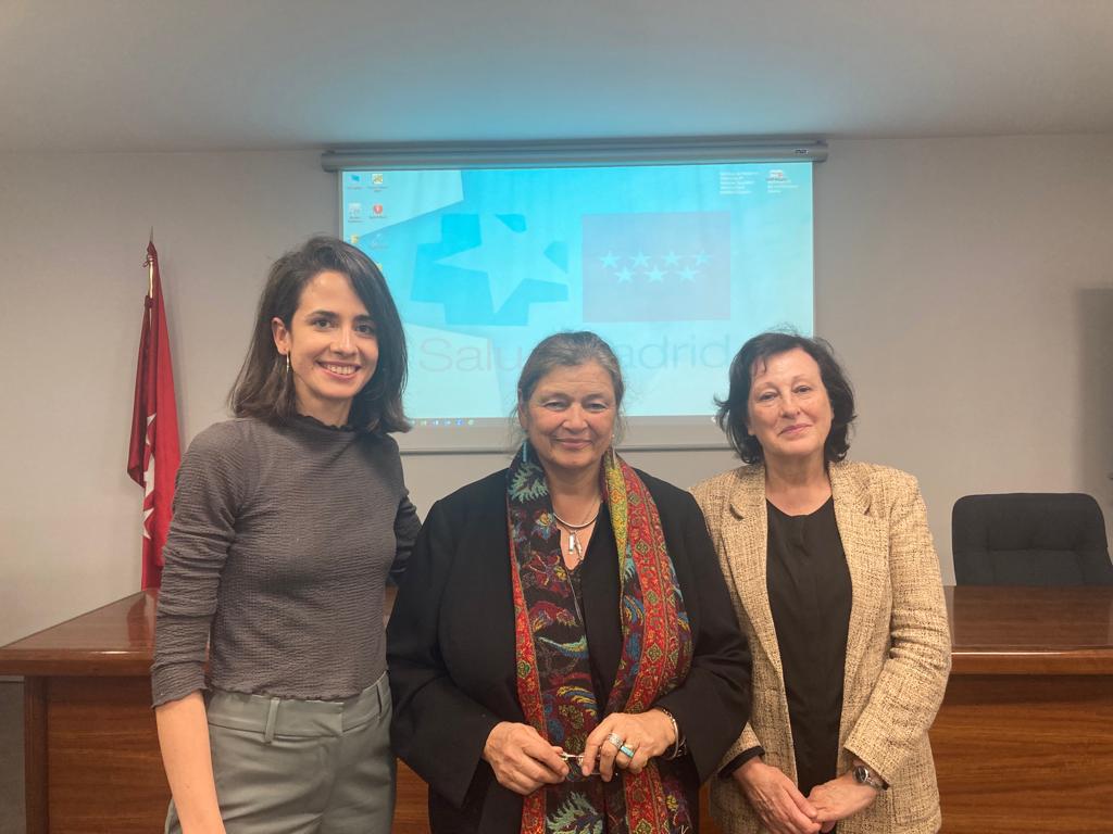 SEEN_Neonatal's tweet photo. Nuestra compañera de Junta, Laura Collados, nos ha representado en el acto de entrega del Patuco de Honor a Nathalie Charpak.
#DiaMundialdelaPrematuridad #WorldPrematurityDay https://t.co/7F8D2ujiZk