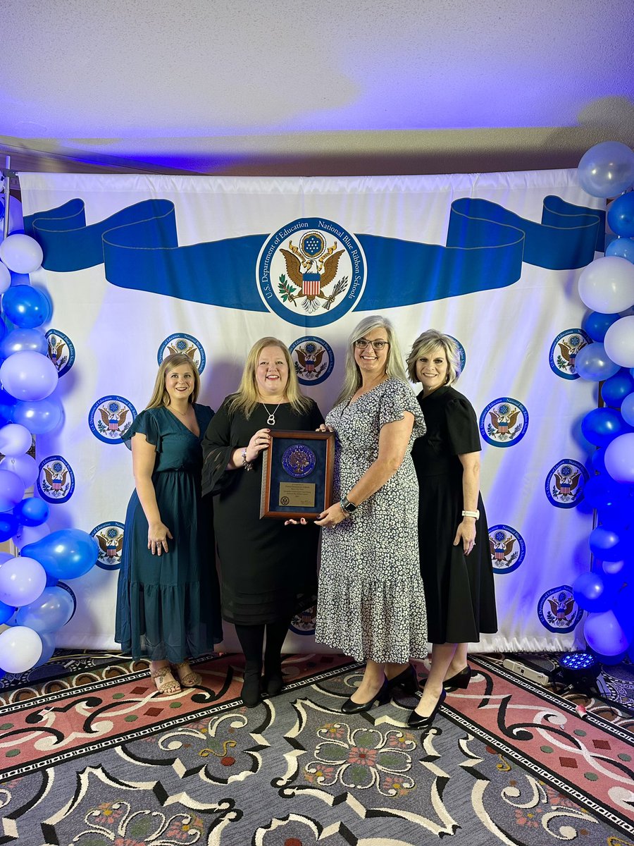 RoyseCityISD's tweet photo. From Washington D.C.! Congratulations to Davis Elementary on being the first school in district history to be named a National Blue Ribbon School! Helps us say CONGRATS! 🎉 🖤💛 @DavisElemRCISD https://t.co/uQA2eJQoMB