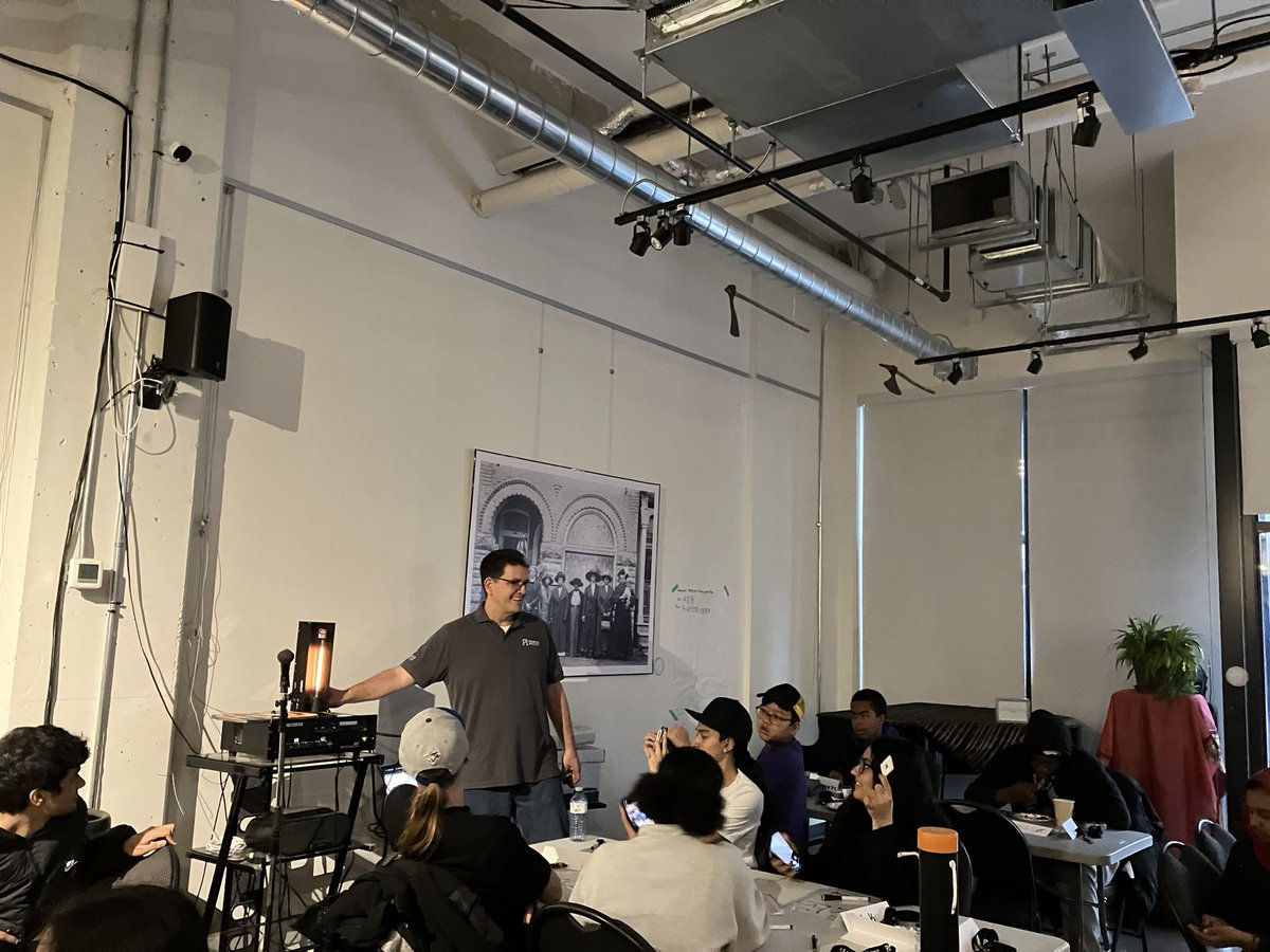 Kelly Foyle tweet media