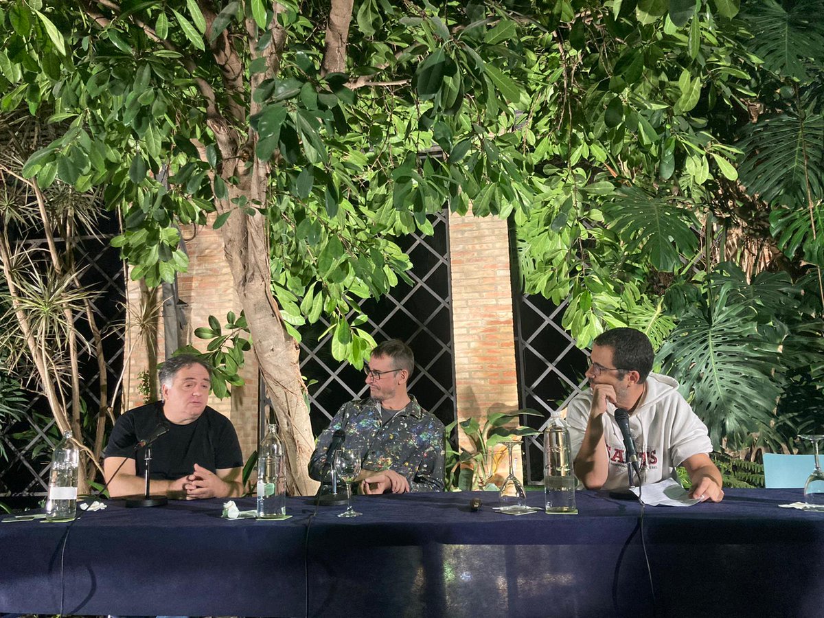 escolatv's tweet photo. Acompanyem @softcatala en la celebració del seu 25é aniversari a València. Un quart de segle d’activisme per la normalització de la llengua a l’entorn digital. Per molts anys més, companys!🎂 https://t.co/cN8Ay9foTa