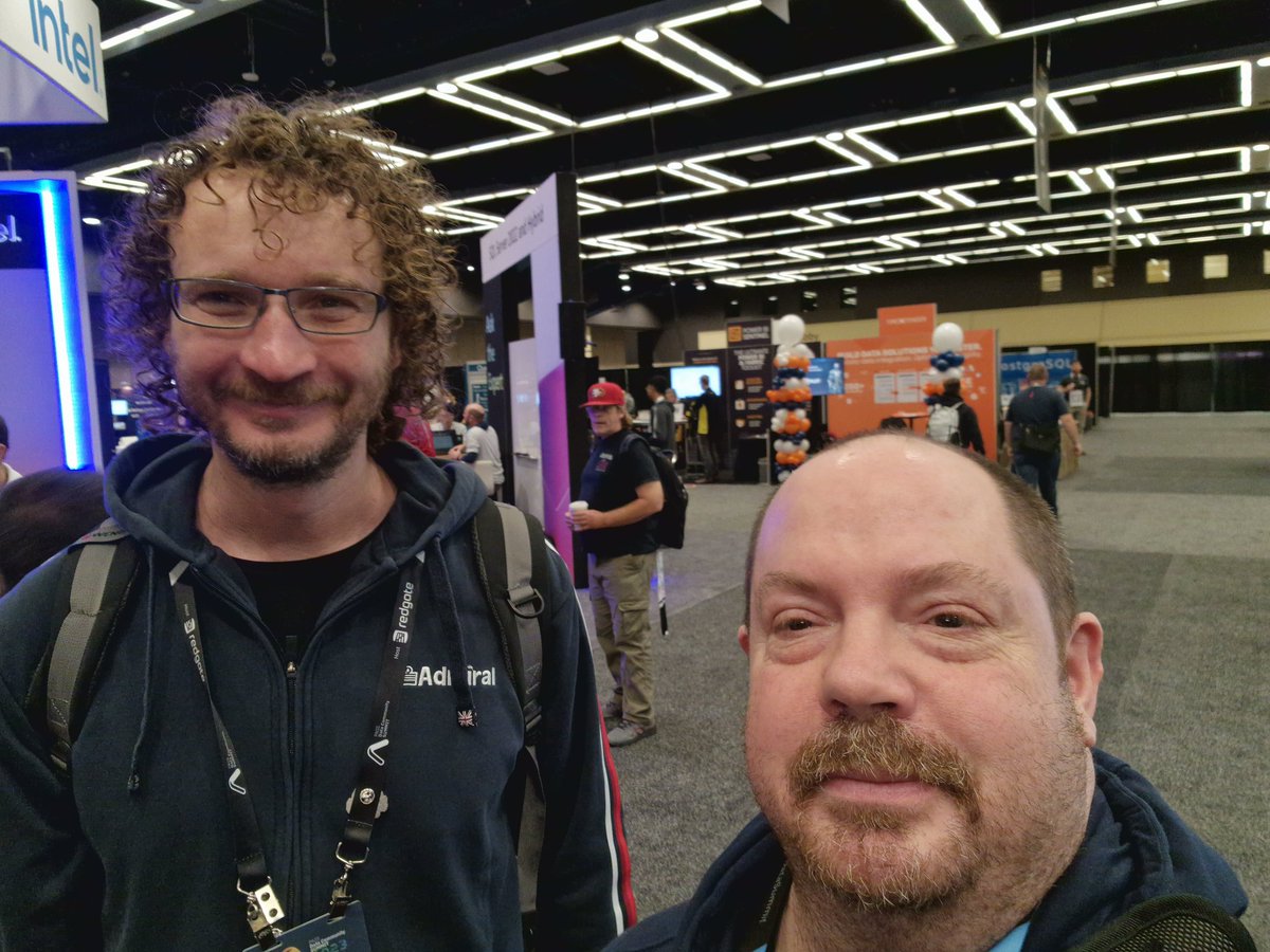 Tomato meets Spaghetti at #PASSDataSummit Seattle <a href="/spaghettidba/">Gianluca Sartori</a> <a href="/sql_tomato/">sqltomato</a>