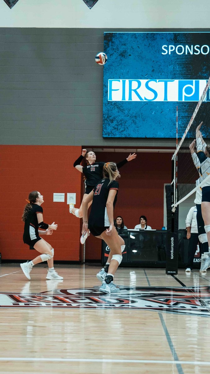 Our WVB team has killed it this season! It’s #GearupFriday & we want to see your athletic pride! Tag us in your photos from your season with IU East today & use the hashtag #GearupFriday ❤️🐺