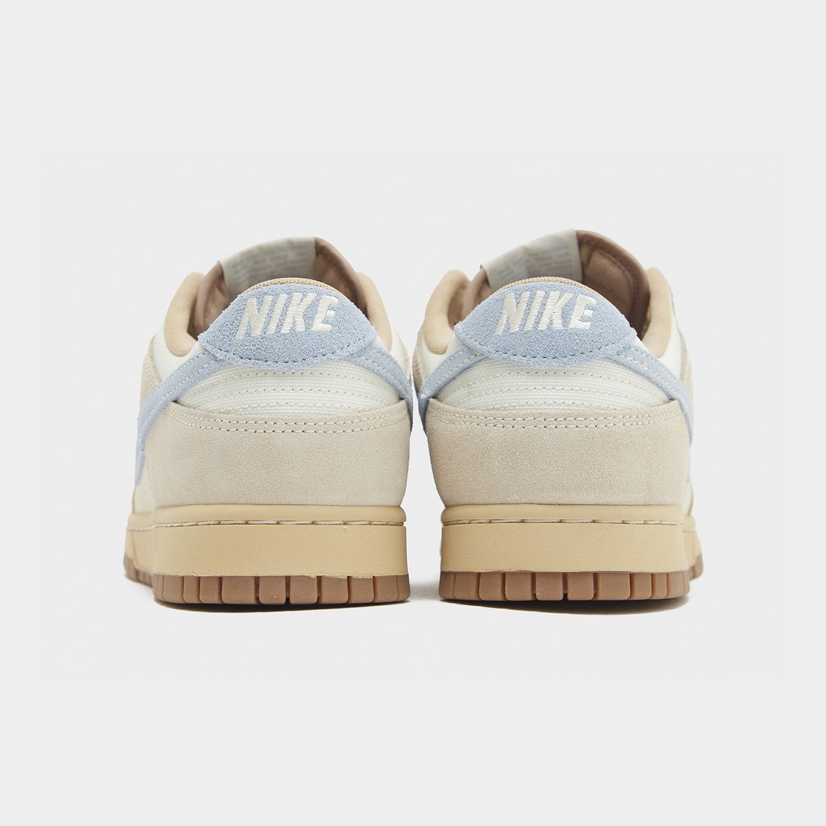 houseofheat's tweet photo. Nike Dunk Low Appears in Sanddrift and Light Armory Blue

SEE MORE: https://t.co/k5sMhrlbR1 https://t.co/fefFnwZdVi
