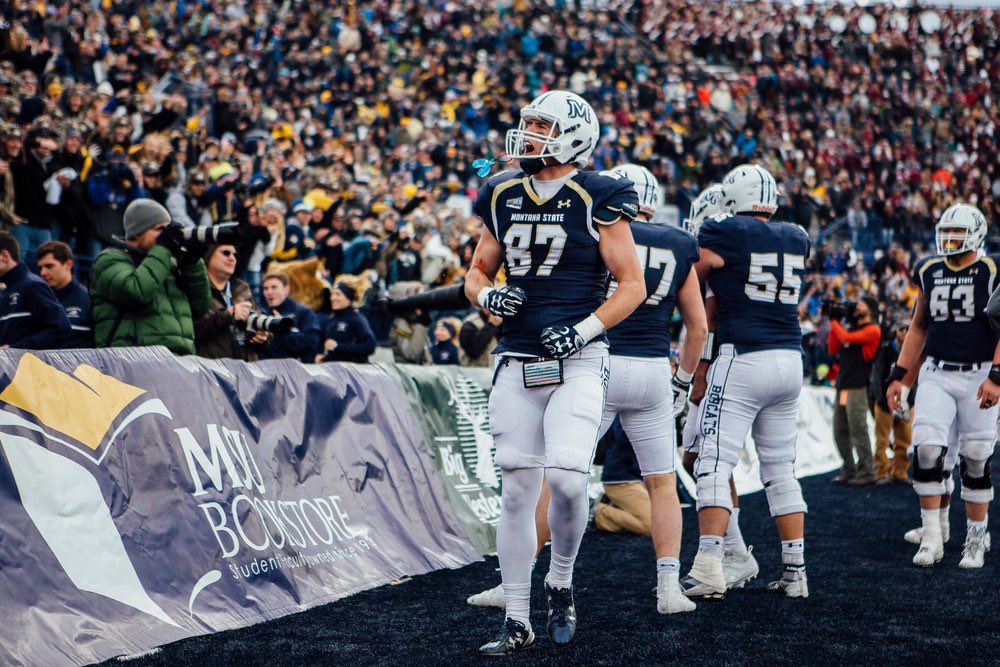 c_sully5's tweet photo. 3-7-77 #UCES #BEATTHESKYOWNTHESTATE @MSUBobcats_FB https://t.co/zUlfT6xJCi