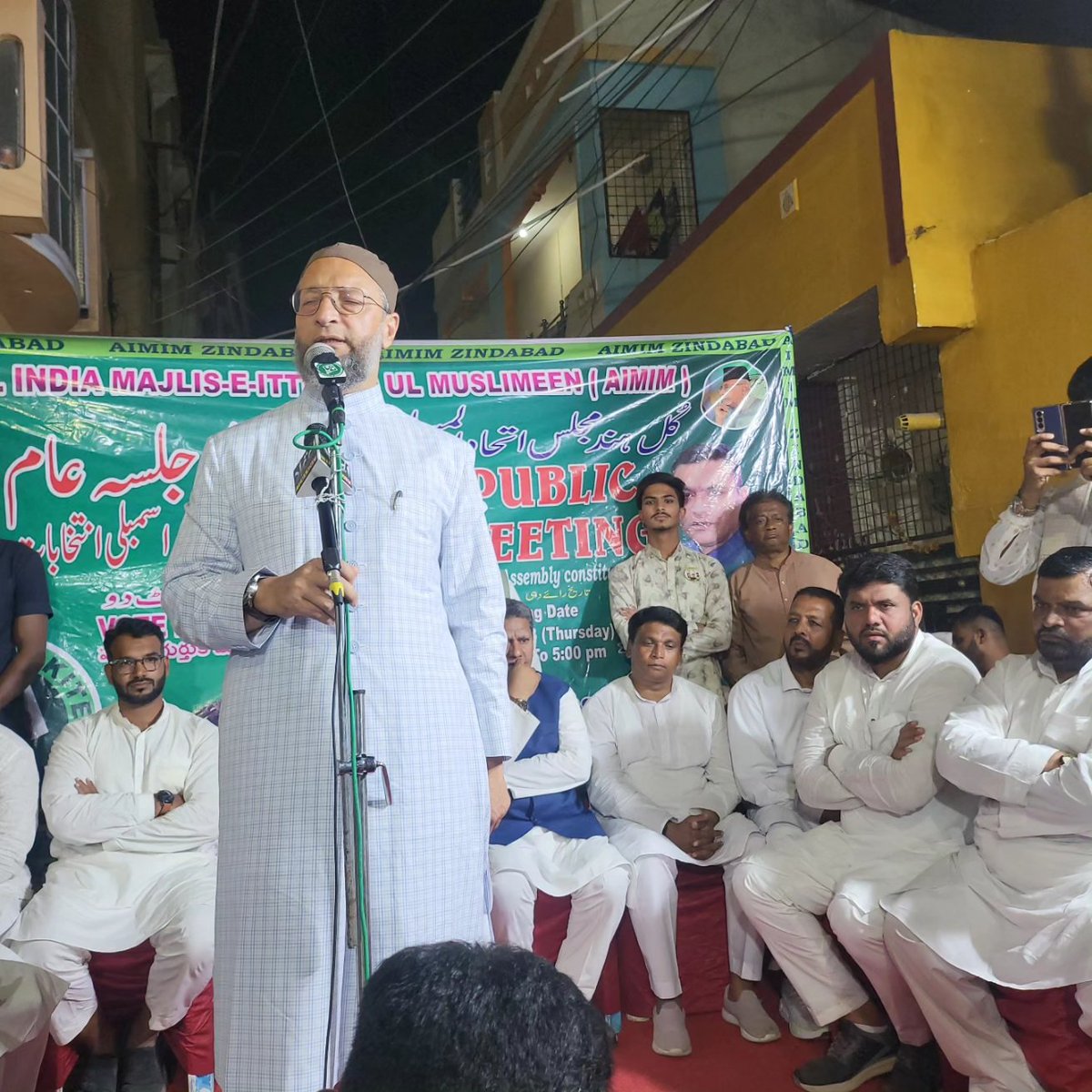 naseerCorpGhmc's tweet photo. #AIMIM President Janab Barrister @asadowaisi Sahab Halqa-e-Assembly Karwan mein awaam se khitaab kar rahe hain.
#AIMIM #AsaduddinOwaisi #Owaisi #Karwan #VoteForKIte #VoteForMIM #VoteForDevelopment #Assemblyelection2023 #MIMagain #India https://t.co/Xh0ncLrwVk