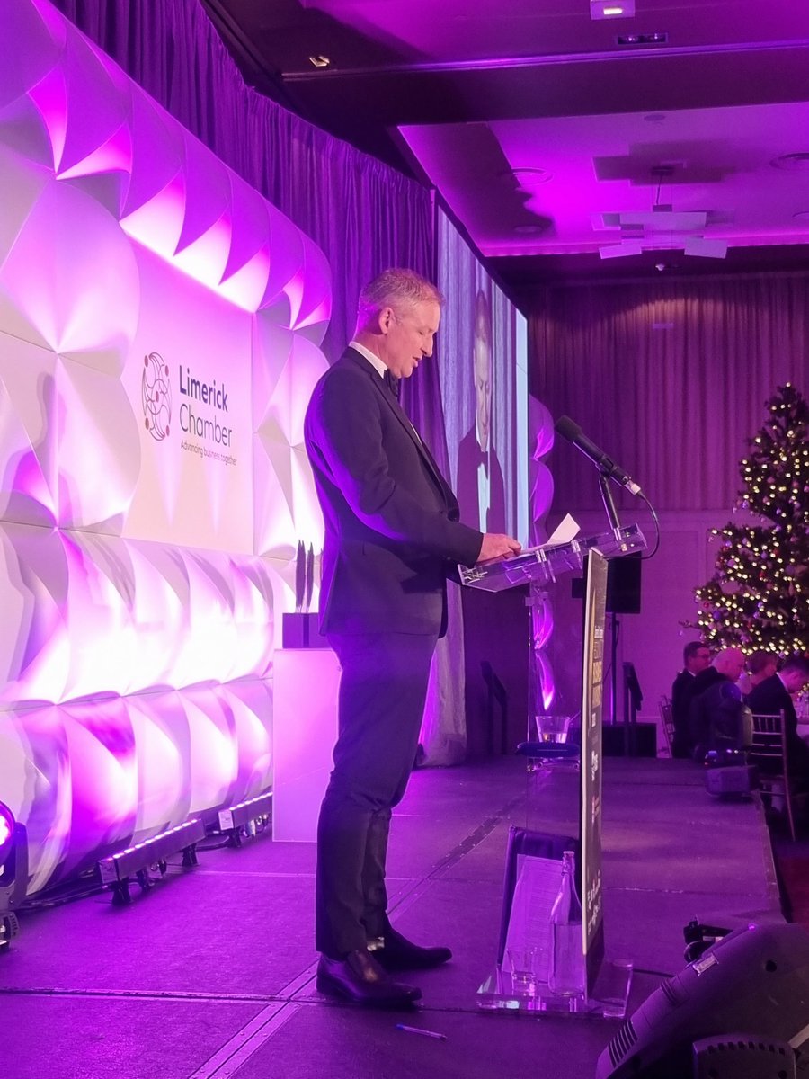 LimerickChamber's tweet photo. Damien Garrihy speaking from @AIBIreland who are the main sponsors for the Limerick Chamber President's Dinner #BackedbyAib ✨️ #LimerickBizAwards https://t.co/s0U9v7vpiP