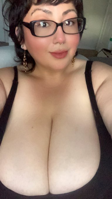 Me and my titties are available for Skype shows 😘 DM me https://t.co/tSvdG5ONsD<a href="/tag/mvsales"class="tags"><span>#mvsales</span></a>