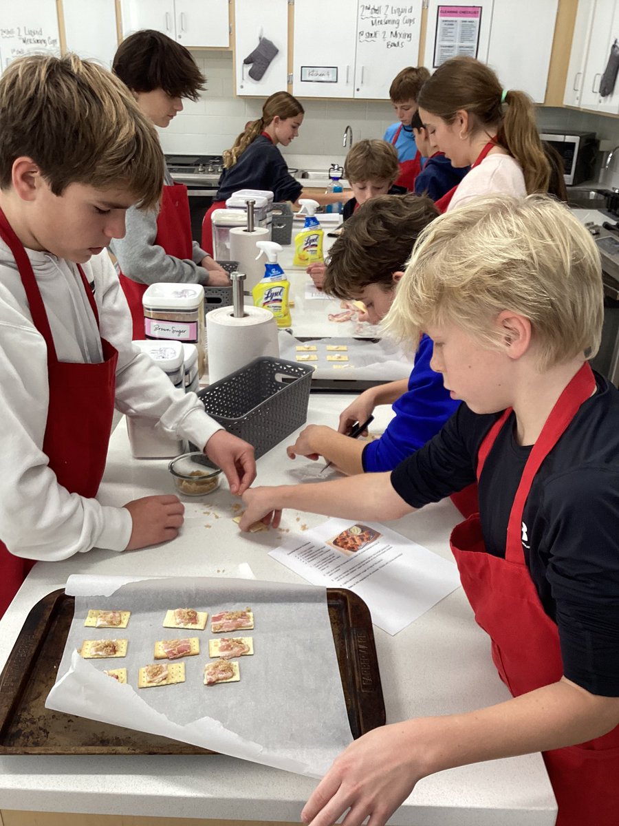 9th period Culinary Creations is making candied bacon crackers as we count down the minutes to Thanksgiving break 🦃 #mcbulldogs101 #wsd101 #sayyestofcs #FACSed