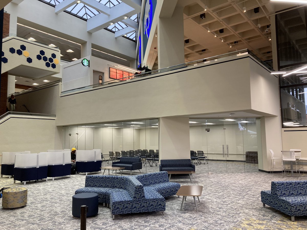 stouney_12's tweet photo. The Curris Center renovations are looking fantastic. Those who haven’t stopped by recently – prepare to be impressed! Thank you to all who have been involved with modernizing one of the busiest facilities on our campus. #RacerProud https://t.co/E3XNy3glho