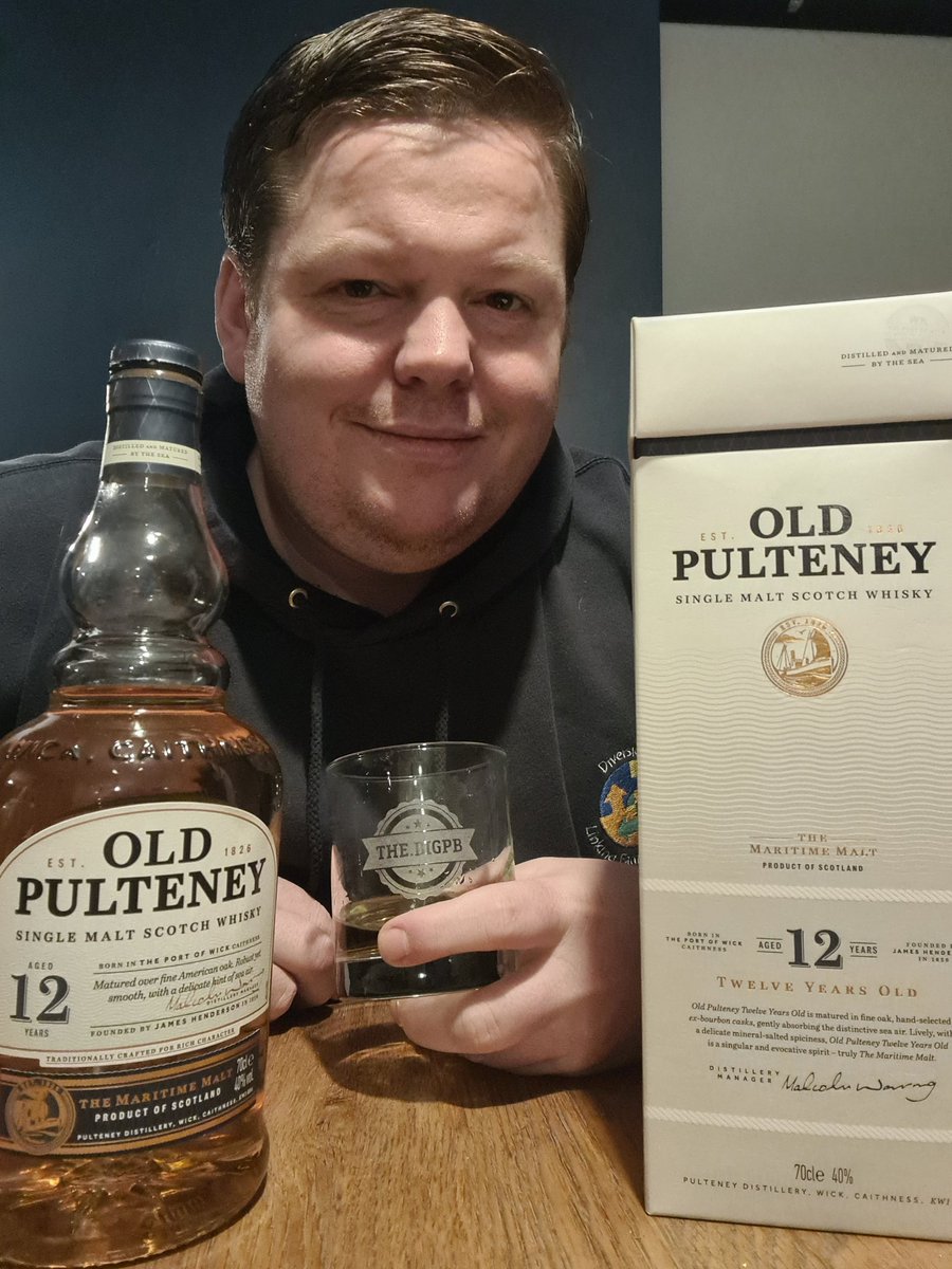 Enjoying a fine bottle of Old Pulteney tonight, it's warming me up a treat. Hope your finding a way to stay warm tonight. @OldPulteneyMalt #oldpulteney #whisky #whiskey #scotch #singlemalt #whiskylover #scotchwhisky #whiskyporn #whiskylife #singlemaltwhisky #whiskytasting