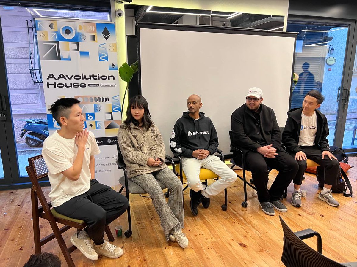etherspot's tweet photo. We had a great time at the #AAvolutionHouse Infrastructure Innovations panel hosted by @BloctoApp!
๐๏ธ
@mm319
@Ruisnakes
@0xFirekeeper
@decentrek
@changhao_tw https://t.co/XQbB5OnhLa