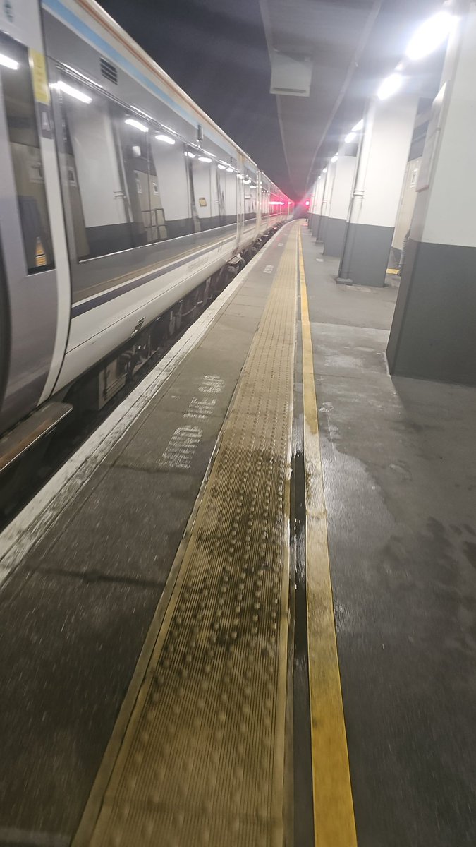 Delighted to be dropping in on our latest <a href="/stjohnambulance/">St John Ambulance England</a> project in #WestMidlands as we expand our train station support to <a href="/WestMidRailway/">West Midlands Railway</a> Birmingham Snow Hill
Our volunteers are here to offer extra support through the festive season as the city welcomes thousands of visitors