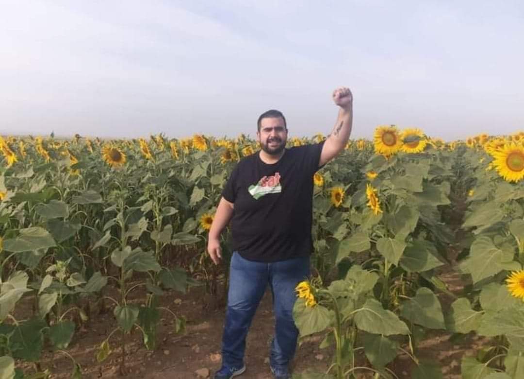 OscarReina23's tweet image. AMNISTÍA SÍ, porque nunca debieron ser perseguidos porque nunca debieron ser juzgados. Votar no es delito, por más que les pese a los mismos fascistas de siempre. Y si ladran como diría una "que coman fruta".
De Andalucía a Catalunya nuestro abrazo más fuerte SALUD y REPÚBLICA ✊