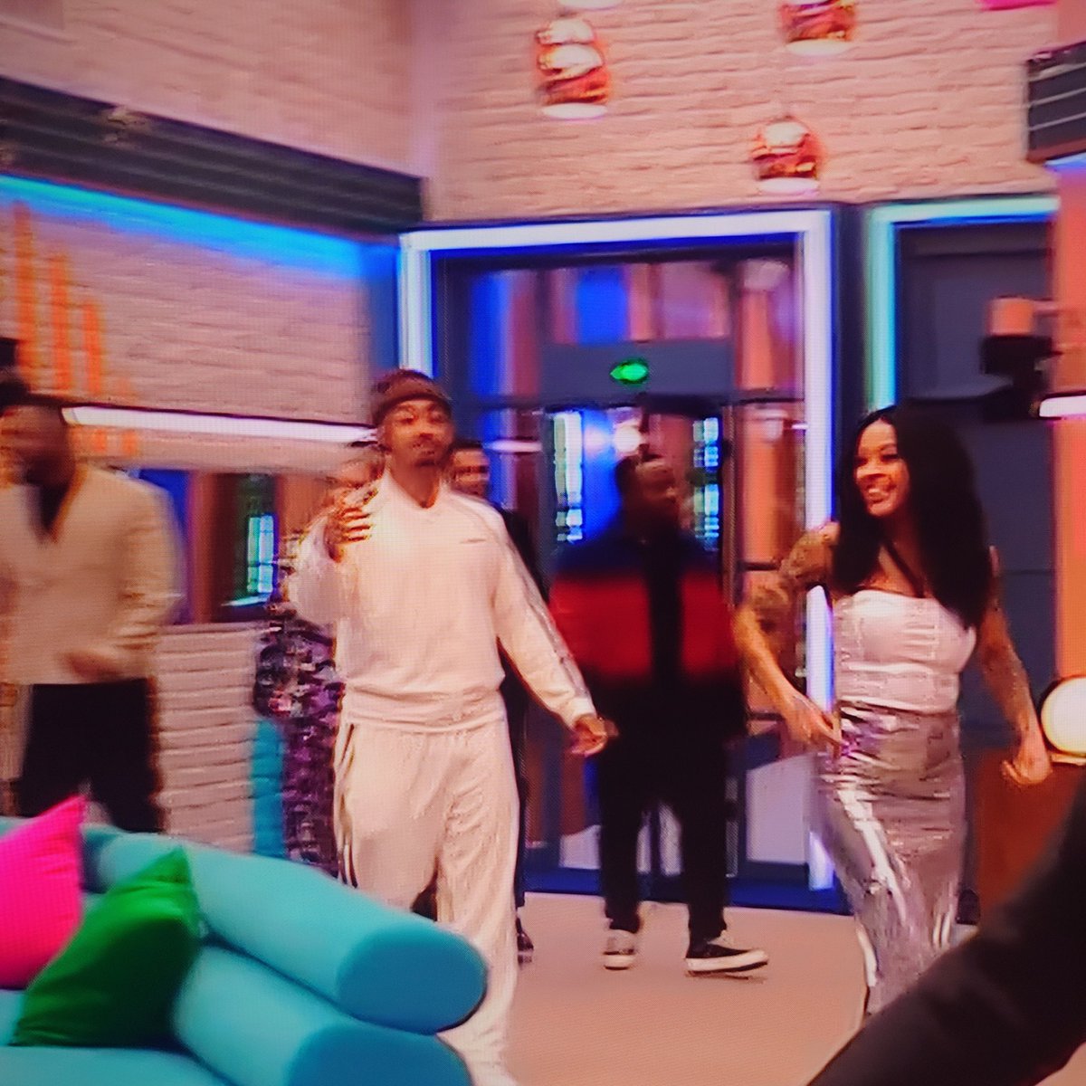 #bbuk  #BBLL so ... Imagine if this was the beginning of #cbbuk I'd be all for this to be perfectly honest