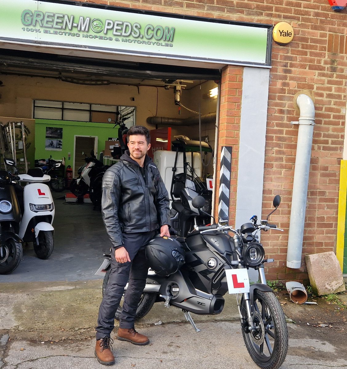 GreenMoped's tweet image. The new "Night Edition" 60mph #TCMax being collected today. All black down to the dash and light surround and all the panels. A mean looking machine. #ev #commuting @vmotosocouk