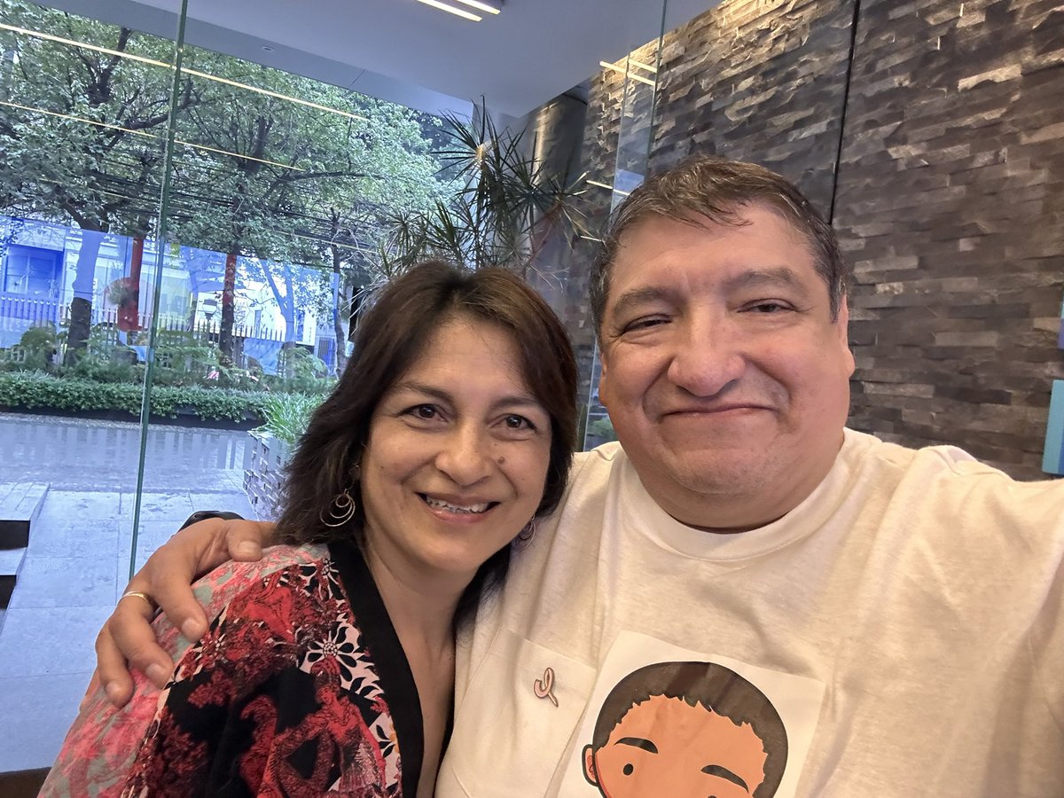 Gerardo Navarrete 🇲🇽 (@genavarr) on Twitter photo Una al dia ! Selfies Simposio #GoogleChampions. Aquí con <a href="/Gabypucp/">Gaby Sánchez</a> desde Perú. #VIA22 #Eduexploradores 8 Una al dia ! Selfies Simposio #GoogleChampions. Aquí con <a href="/Gabypucp/">Gaby Sánchez</a> desde Perú. #VIA22 #Eduexploradores 8