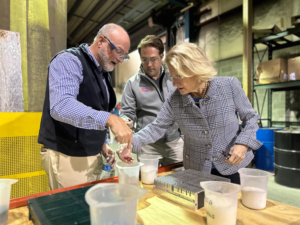 conn_weld's tweet photo. Conn-Weld was happy to partner with the Association of Equipment Manufactures (AEM) and their grassroots advocacy program I Make America to host Senator Shelly Moore Capito (R-WV) this morning. 

#IMakeAmerica #ConnWeld #CONNections #DefinedByOurPeople https://t.co/01wtlV2Hg5
