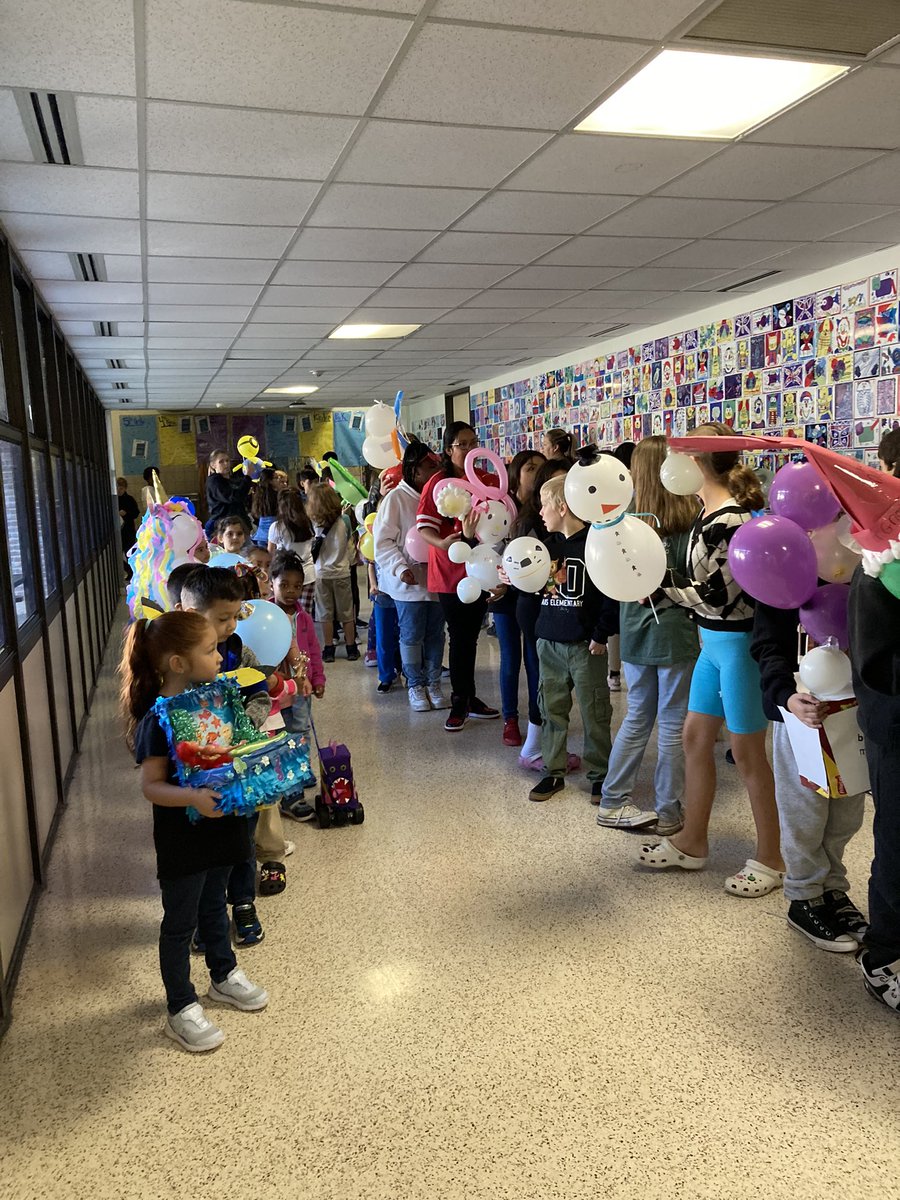 Shout out to <a href="/PreK_JonesB/">Brandi Jones</a> for introducing us to the book “Balloons over Broadway” and organizing our parade. We ended our week with an Oaksgiving Parade along with 5th grade! 🦃
<a href="/HumbleISD_OE/">Oaks Elementary</a> <a href="/HumbleISD_PREK/">HumbleISD ECE</a>