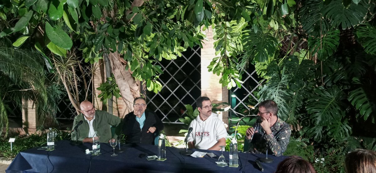 AccioCulturalPV's tweet photo. #25anysSofcatalà, una eina imprescindible per al foment de l'ús de la llengua. Voluntariat, estima i coneixements compartits. Acompanyar-vos hui en la celebració ha estat un plaer.
#acabeuelcòmic @softcatala 🙃 https://t.co/9qIOd4QTzL