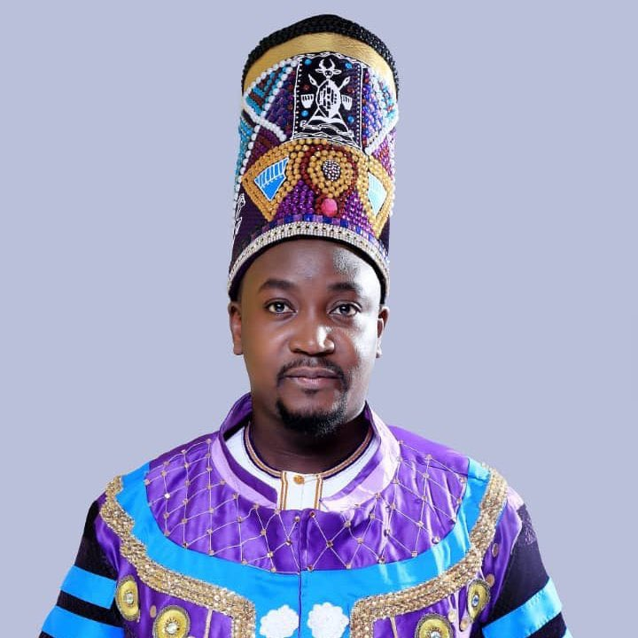 mtnug's tweet photo. BABA ISEIFFE KYABAZINGA WA BUSOGA, WILLIAM WILBEFORCE KADHUMBULA NADIOPE GABULA IV, NIFFE ABAANA BO AB'OBUWALA NAB'OBULENZI BEWATUMA WANO MU KITONGOLE EKY'EMPULIZIGANIA EKYA MTN UGANDA

LATA, OLWA LEERO LUNO NGA 18/11/2023, TULISAGAMBIRA GHALALA NIGHE ERA TWASAAKA MUSENGWA KATONDA AKUWAIRE OBUWANGUZI  NAKUTUSA KU MBAGA YO EY'OBUFUMBO OBUTUKUVU NI INHAIFFE MAMA JOVIA MUTESI

BABA WEYIIGULE

TUKWENDEZA OLUNAKU OLWIDHWIRE AMASANHU, OKUSAGAMBA N'OKUDHAGUZA

IFFE ABA MTN TULI BASANGAMBU OKUBA NIGHE BABA NI MAAMA KU MUKOLO GUNO

BABA KYABAZINGA FUNVUGHA EBYANDA N'EBYANDA, OBUFULU BUFFE, ABAANA BAWONE OLUNKUSENSE
#BusogaRoyalWedding #TogetherWeAreUnstoppable