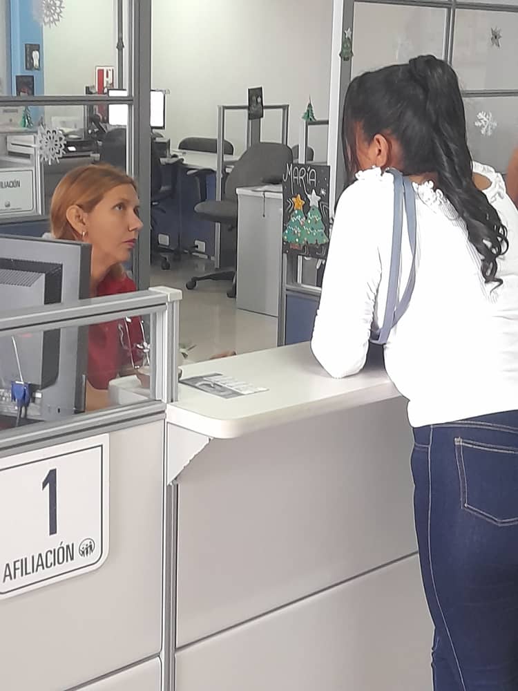 IVSS_OAPTM's tweet photo. #17denov|| finalizamos nuestra semana de labores, ofreciendo como siempre el mejor trato y la mayor disposición de dar respuestas a las necesidades de nuestros usuarios en materia de seguridad social.

#Juntosporcadalatido
#PorUnSeguroMasSocial https://t.co/jgGj7OSR3w