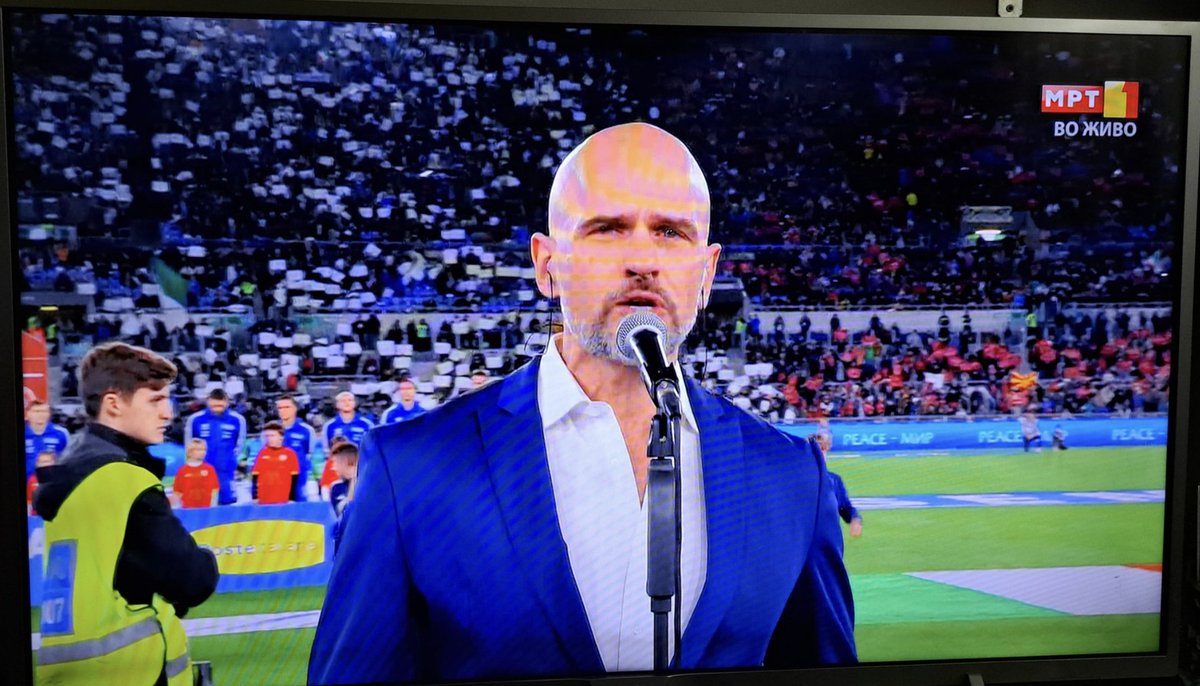 Erik ten Hag singing Macedonian anthem at Olimpico