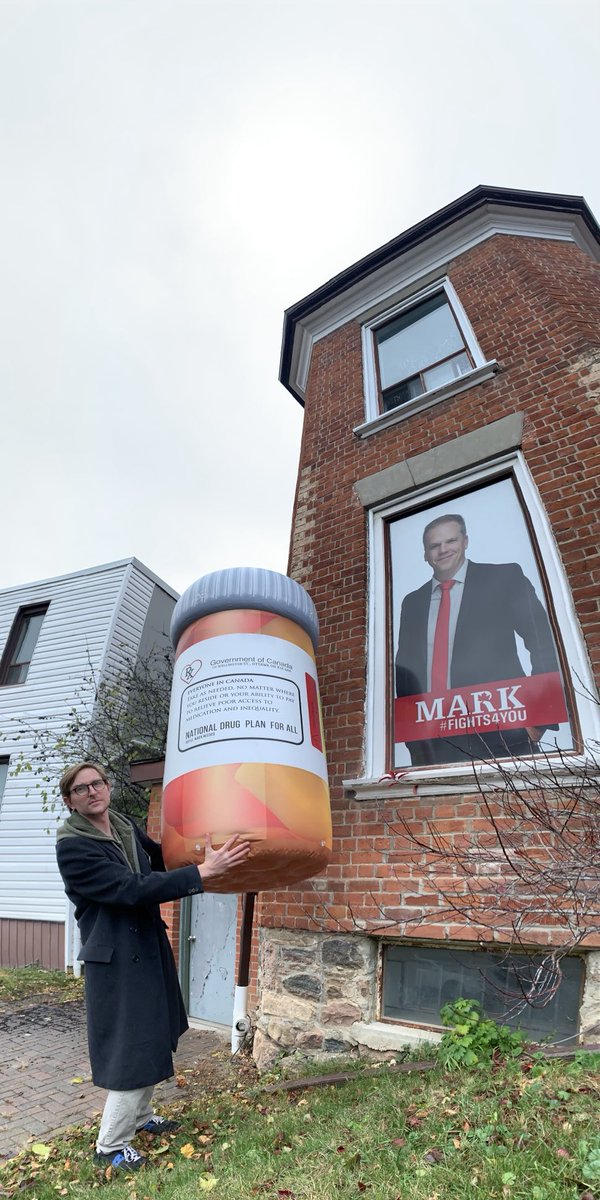 MarkCalzavara's tweet photo. Delivering over 10,000 petitions to federal Health Minister ⁦@markhollandlib⁩ telling him to deliver on #pharmacare He has had dozens of meetings with #bigpharma lobbyists but refuses to meet with @canadiansorg  sign on to the petition here https://t.co/saZbntJSLM https://t.co/1930z6kML7