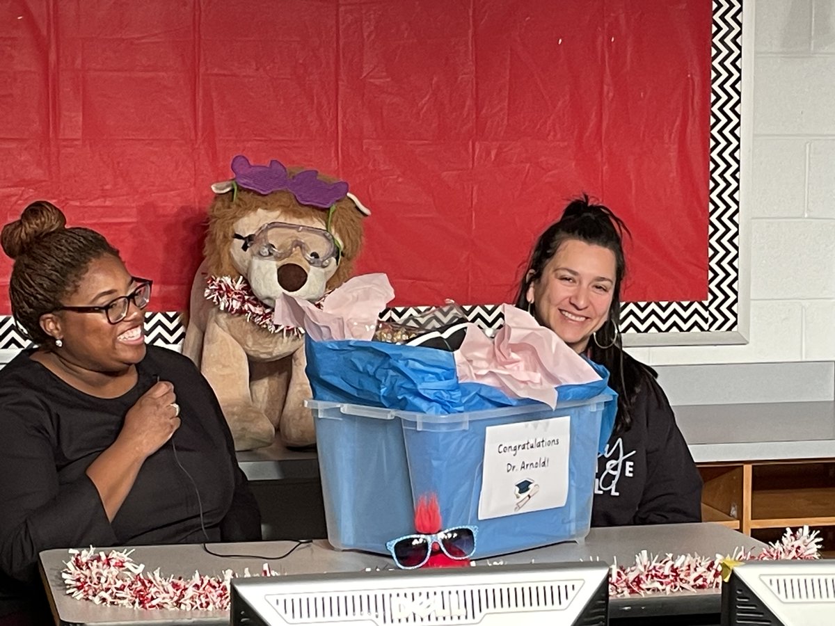 CFESRedBirds's tweet image. 🎓🍎 Exciting news! Congratulations to Dr. Amy Arnold for earning her doctorate degree! ✨ Her dedication to education is truly inspiring, and we're so proud to have such an accomplished educator shaping young minds. 📚🌟 #DrInTheHouse #EducatorAchievement #DedicationToLearning