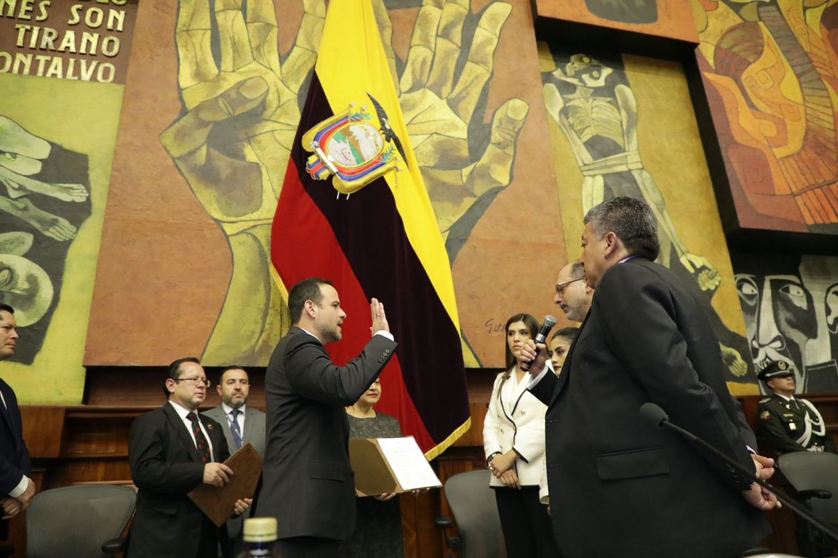 AsambleaEcuador's tweet photo. #AsambleaEc2023 | Secretaría informa que el legislador @JorgeAcaiturri 
 fue electo  con 130 votos afirmativos. 

El presidente @HenryKronfle toma juramento y queda legal y constitucionalmente posesionado como cuarto vocal del #CAL https://t.co/rvG3XzX1Sy