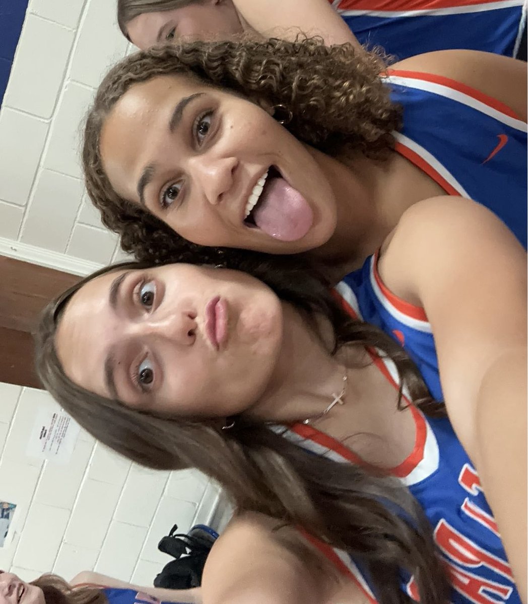 Day 15 of #gratitudevp Today I am thankful for Peyton. She always knows how to make me laugh and she is a great friend. <a href="/RobardsVPHS/">Gerrie Robards</a>