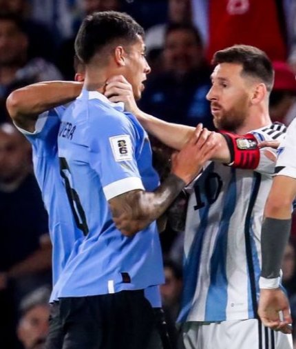 Casemiro expulsado//Amarilla para Uruguay.

El jugador más protegido de la historia.