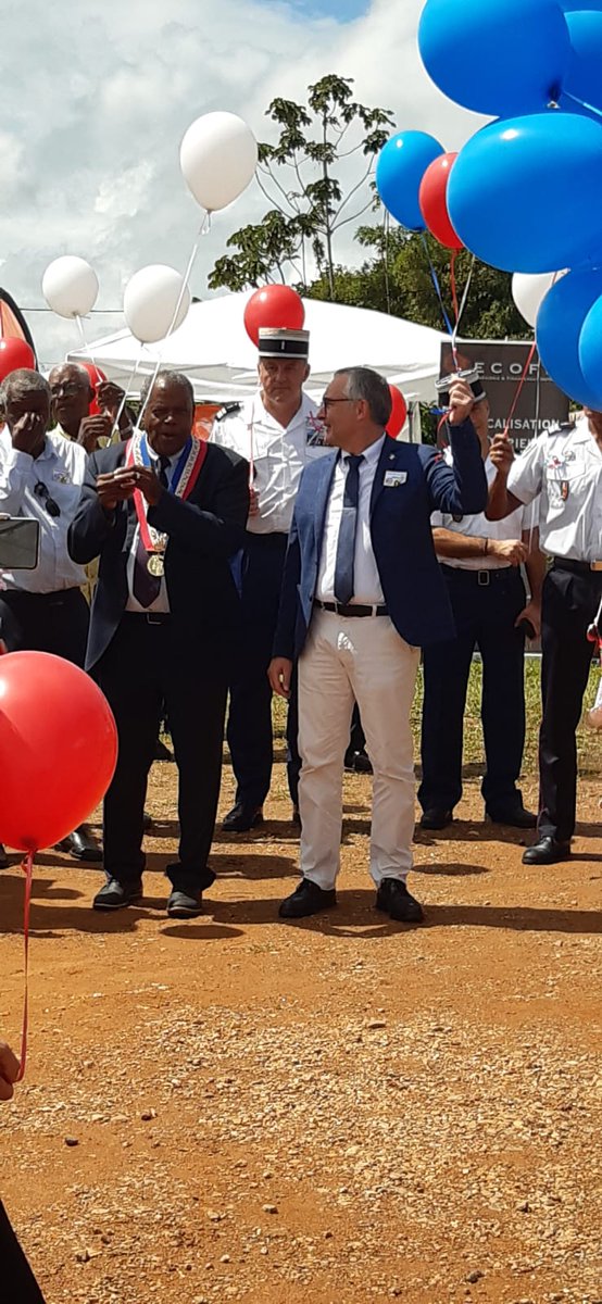 Prefet973's tweet photo. #NouvelAn |📍#Cacao, inauguration des festivités, en présence du maire de #Roura, des autorités et des représentants de la communauté #Hmong. Le sous-préfet Guillaume BRAULT, représentant le préfet, a présenté ses meilleurs vœux pour la nouvelle année à la communauté #Hmong. https://t.co/zz4Iloe7by