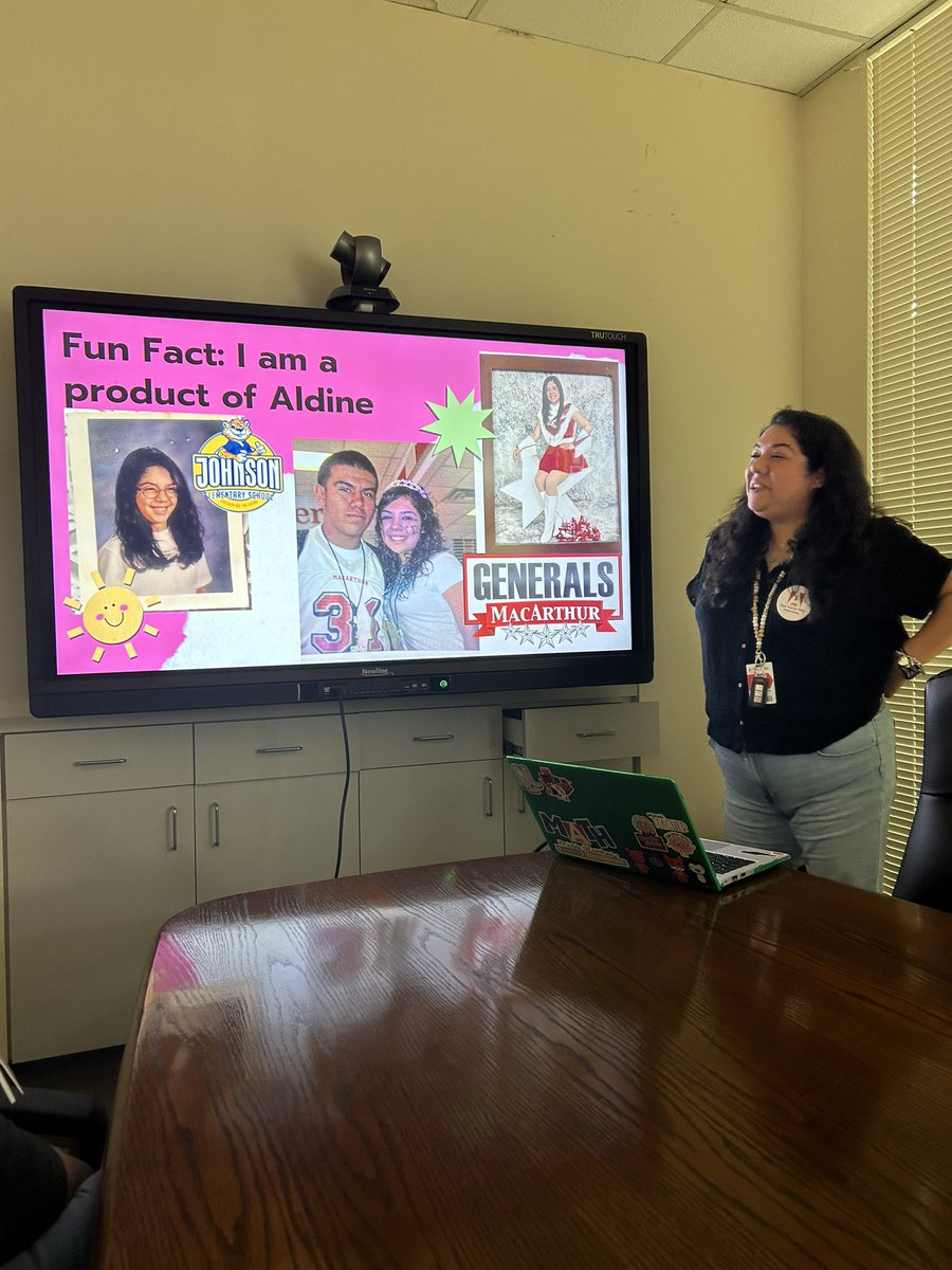 Aldine_RtI's tweet photo. Today during the meeting, @msjessalvarez presented her “Connect to Purpose” to the team. Thank you for sharing your love and commitment to @AldineISD with the team. Happy Thanksgiving! @MrsLBPollard @DrFavy @DrLindseyWise #ConnecttoPurpose
#MyAldine
#RtIMatters https://t.co/ZS0EJVbK35