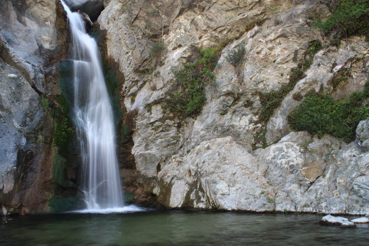modernhiker's tweet photo. If there's rain in the forecast, Eaton Canyon is gonna be a nice place to check out a few days later: https://t.co/XQeiRDY4qy https://t.co/24mpVDQDBd