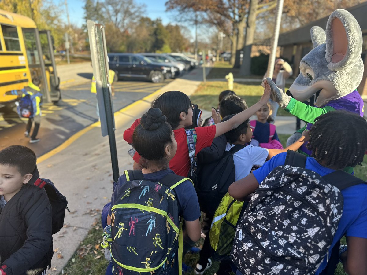 Our Lions were so surprised to receive a special send off from THE Chuck-E-Cheese! Support the <a href="/york_pta/">StevensonYorkCenterPTA</a> by visiting our Villa Park Chuck E. Cheese tonight (11/17)! Interested in joining the PTA? Check it out here: yorkcenter.d45.org/pta/ #d45
