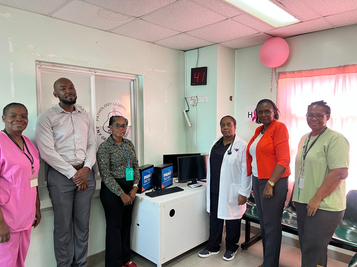St Kitts &amp; Nevis 🇰🇳 laboratory has substantially increased it's capacity to diagnose #COVID19 &amp; also #Influenza, #Dengue &amp; other infections. Thanks to <a href="/usaidescarib/">USAID/Eastern and Southern Caribbean</a> support, IT equipment were donated by <a href="/PAHOCaribbean/">PAHO-WHO Caribbean</a> to the lab to improve surveillance. <a href="/PAHOemergencies/">PAHO/WHO Emergencies-OPS/OMS Emergencias</a>
<a href="/SKNHPU/">St. Kitts Health Promotion Unit</a>